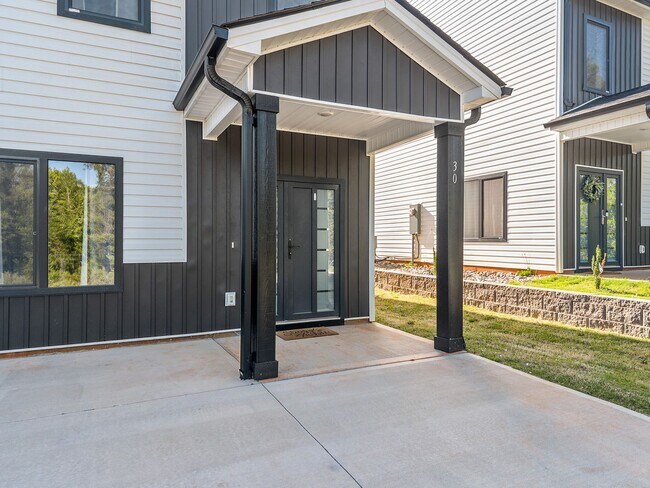 Building Photo - Charming 3 Bedroom Home in Spartanburg – Modern Upgrades & Stylish Finishes