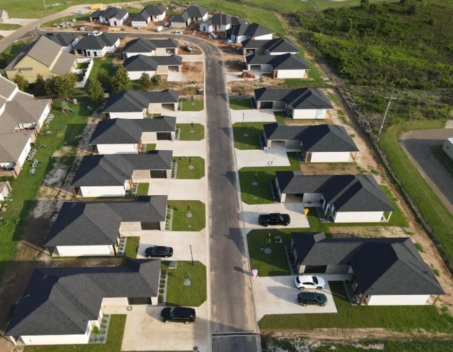 Building Photo - 215 Jax Sq