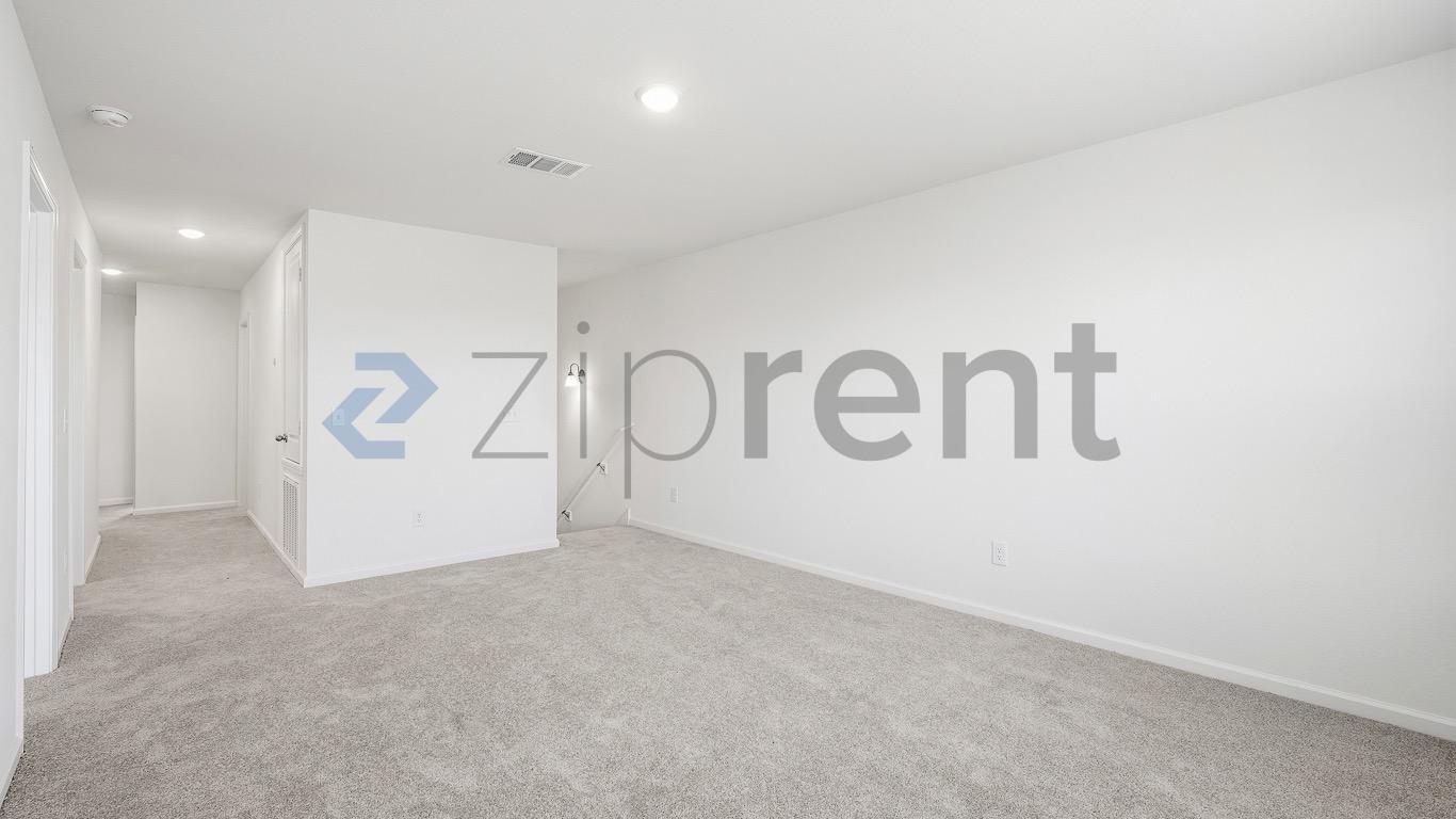 Building Photo - Unit