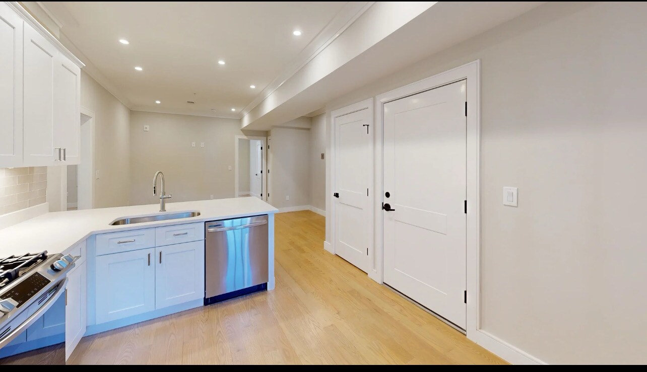 Building Photo - 48 Allston St