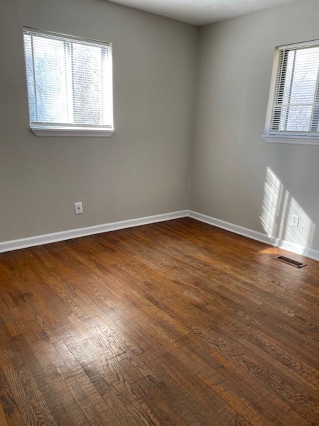 Building Photo - SINGLE FAMILY HOME ~ MOVE IN SPECIAL: NO RENT UNTIL FEBRUARY