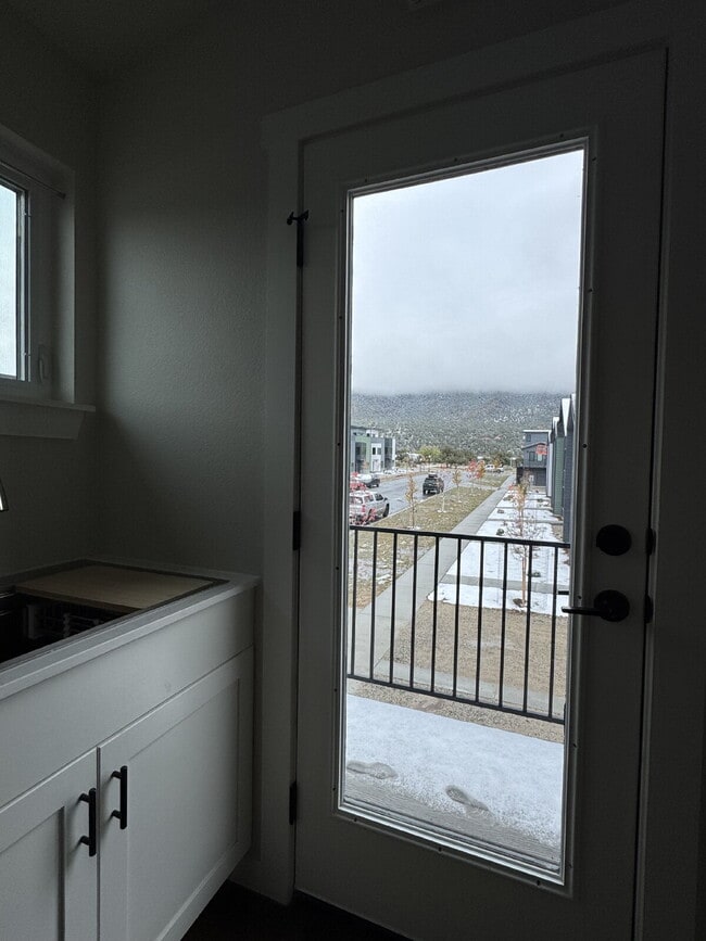 Building Photo - Brand new 1b/1b ADU in Buena Vista, walk t...