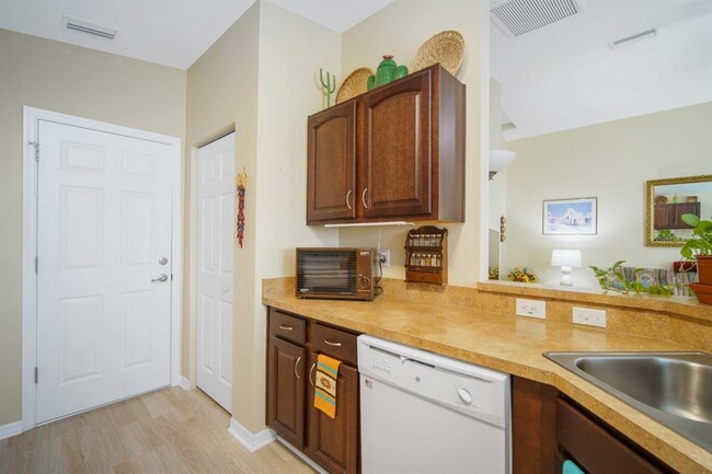 Building Photo - 37146 Highland Bluff Cir