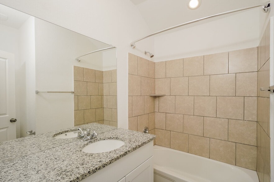 Building Photo - 1217 White Willow