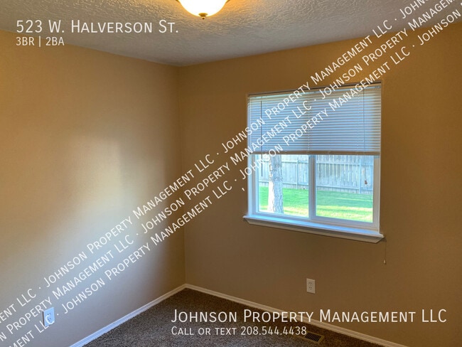 Building Photo - 523 W Halverson St