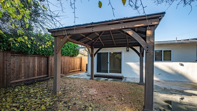 Building Photo - 5 Ormond Ct