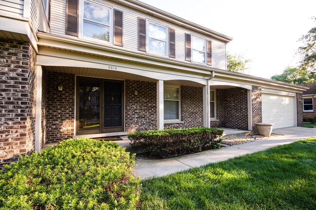Building Photo - 3619 Bernay Dr