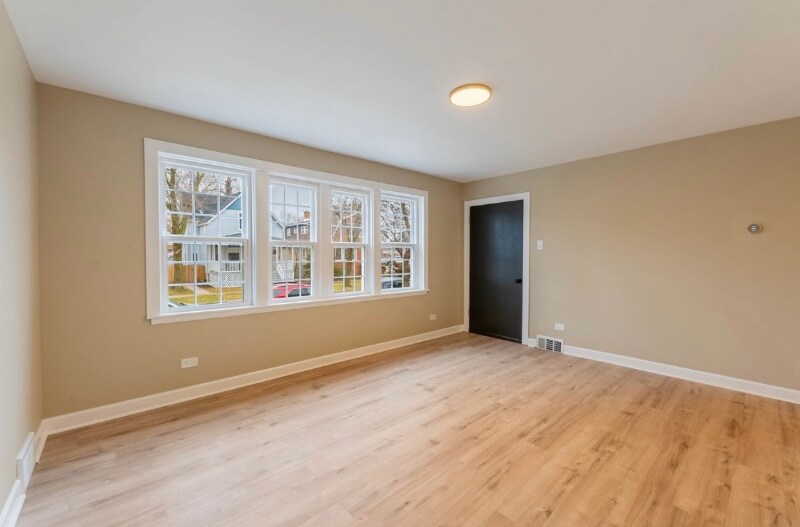 Building Photo - 3007 Euclid Ave