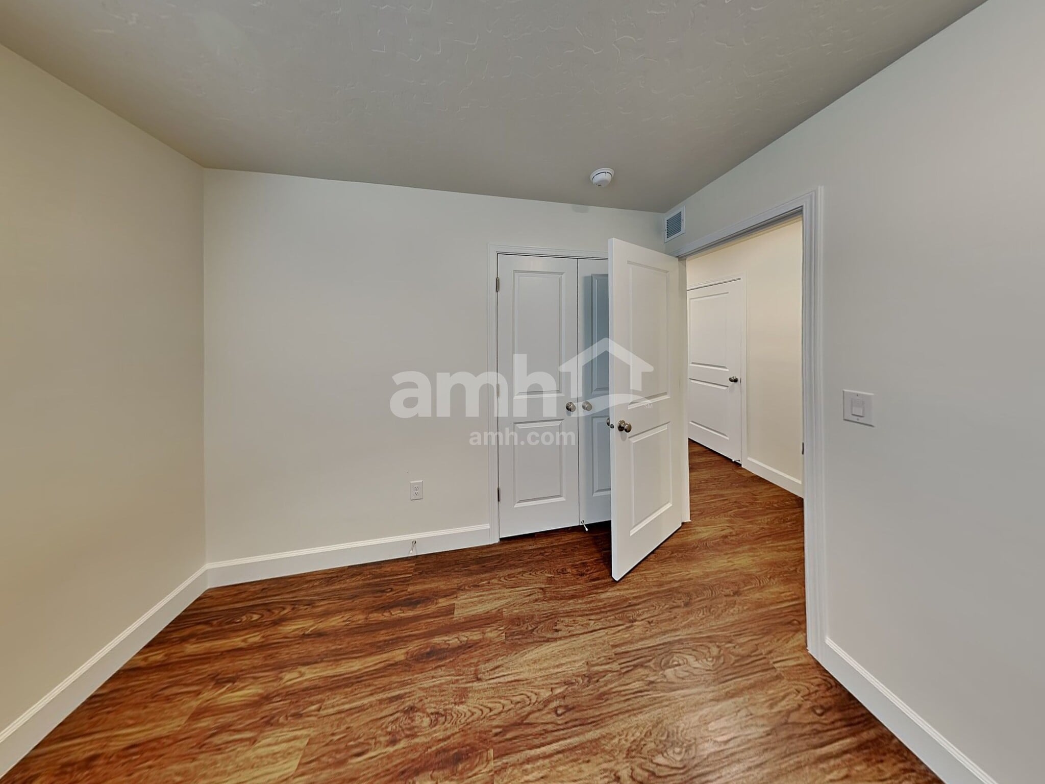 Building Photo - 6776 Silver Creek Dr