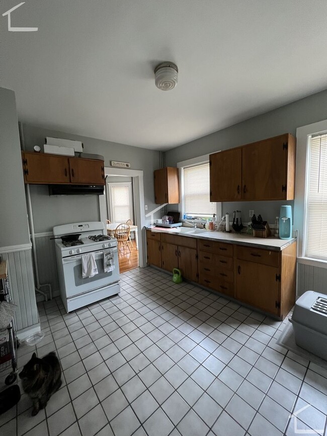 Building Photo - Very Affordable 2 bed in Brighton...