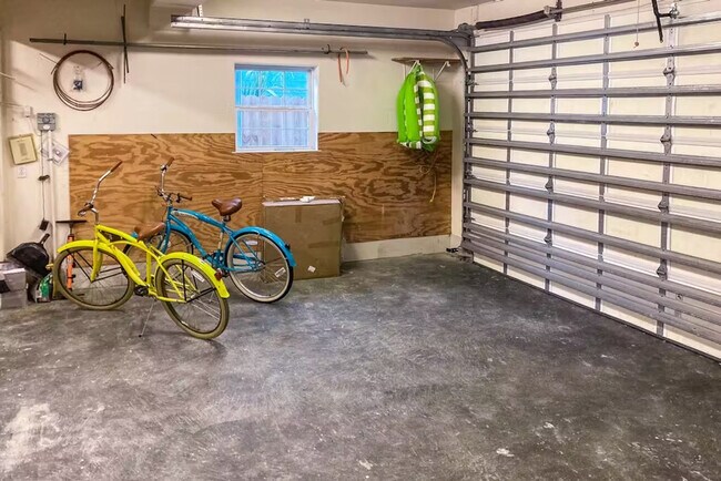 Building Photo - 607 Sand Key Dr