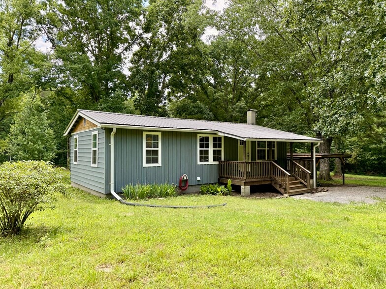 Building Photo - 1302 Hotwater Rd