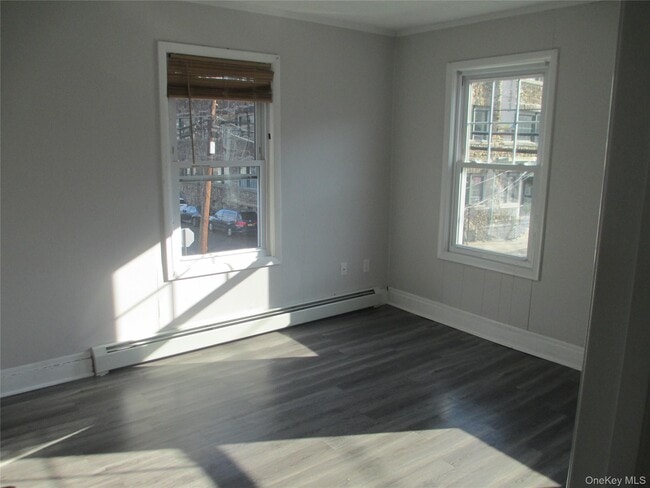 Building Photo - 40 W Broad St