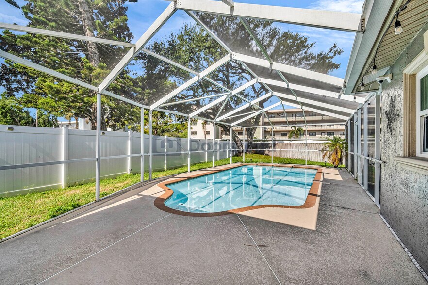 Building Photo - 7892 Sundown Dr