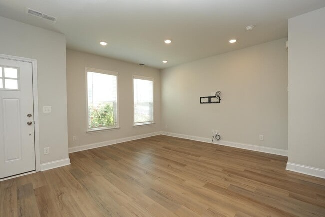 Building Photo - 5012 Calvine Ml Wy