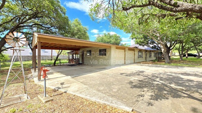 Building Photo - 7609 Linkside St