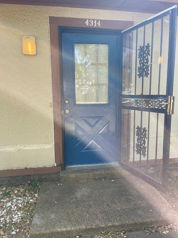 Building Photo - 4314 Castle Heights Dr