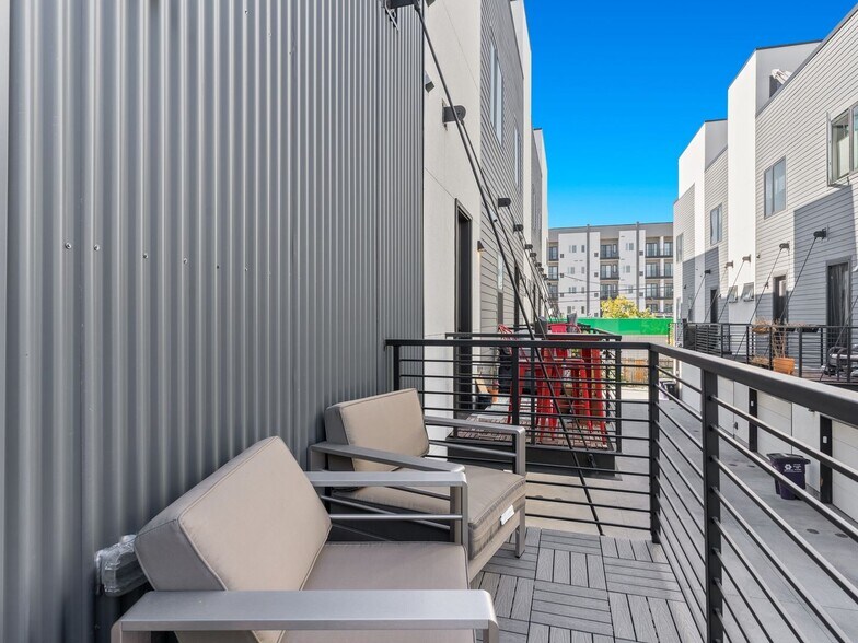 Building Photo - 625 Inca St