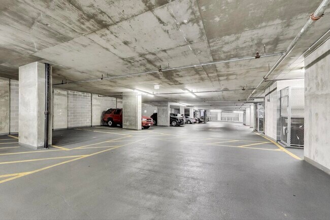 Building Photo - 2 E Erie St