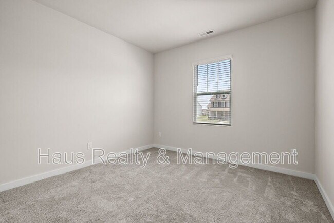 Building Photo - 1145 Ross Farms Blvd