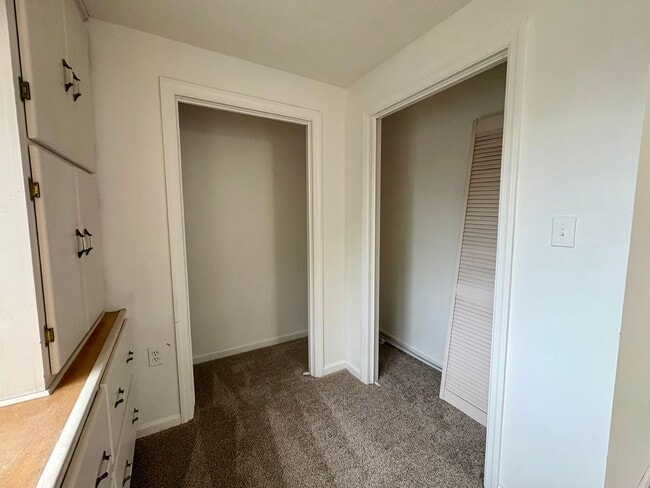 Building Photo - 3 Bedroom 1 Bathroom in Lebanon!