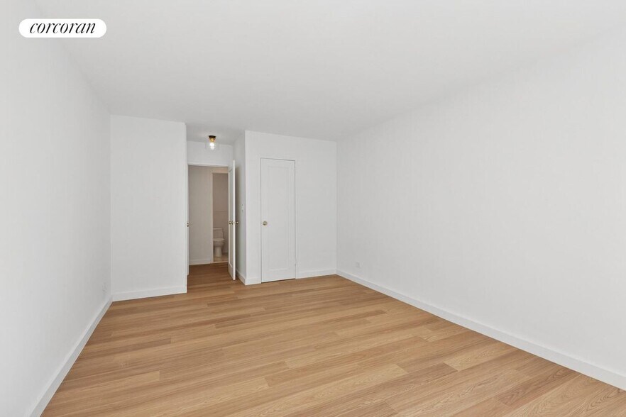 Building Photo - 501 E 87th St