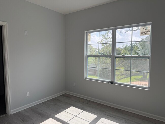 Building Photo - 2111 Owens St