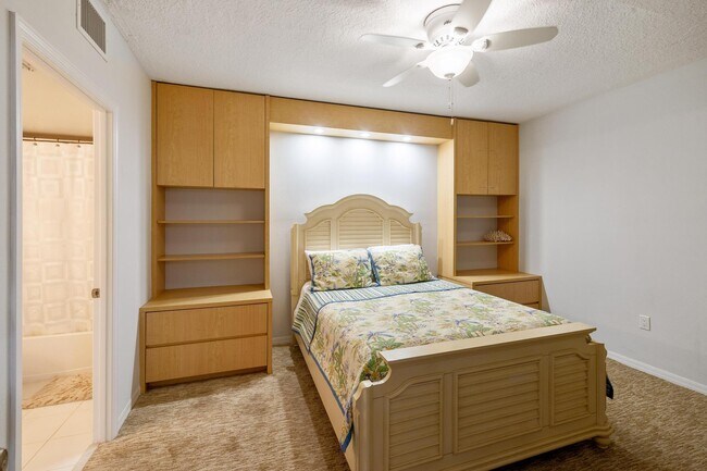 Building Photo - 2880 NE 14th Street Causeway