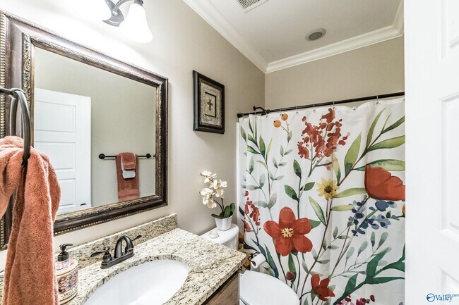 Building Photo - 1716 NE Wellman Ave