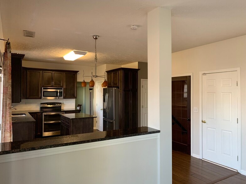 Building Photo - 4201 Bridlepath Pl