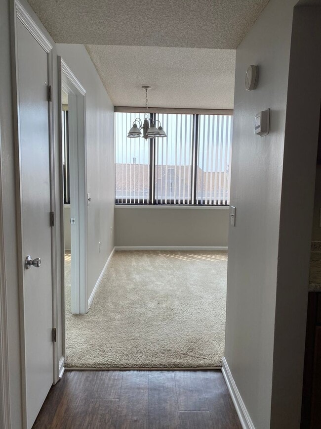 Building Photo - wh302