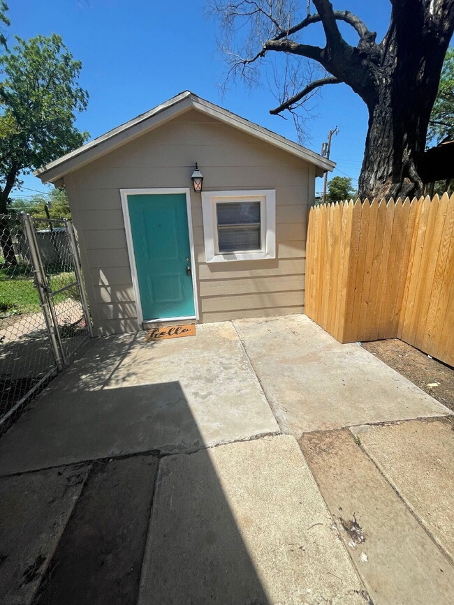 Building Photo - Rear Unit Located Near Parks & Minutes From Texas Tech Campus!