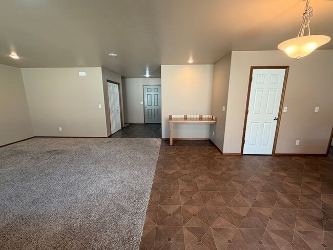 Building Photo - 907 Fawn Cir