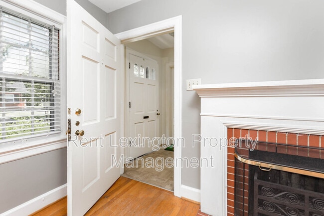 Building Photo - 123 Barberry Ln