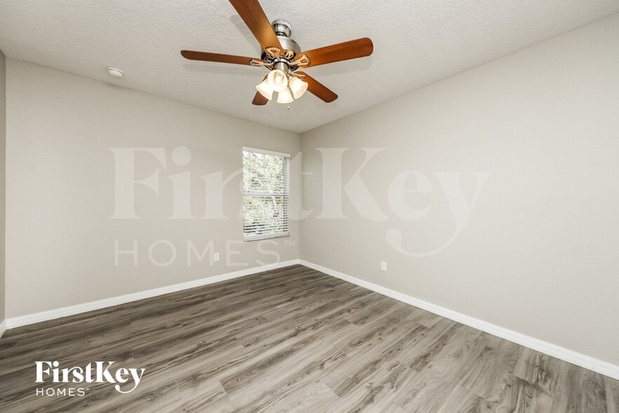 Building Photo - 796 Lakeview Pointe Dr