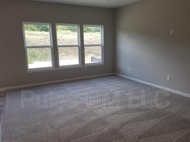 Building Photo - 1389 Meadowrun Ln