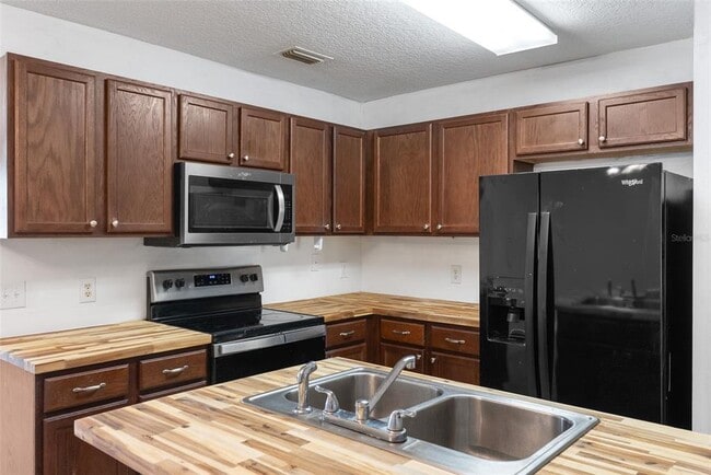 Building Photo - 16727 SE 91st St