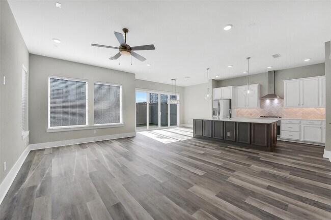 Building Photo - 1421 Biondo Way