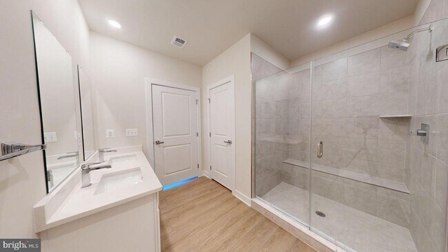Building Photo - 12850 Mosaic Pk Wy