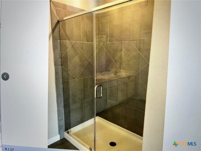 Building Photo - 1109 Elm Fall
