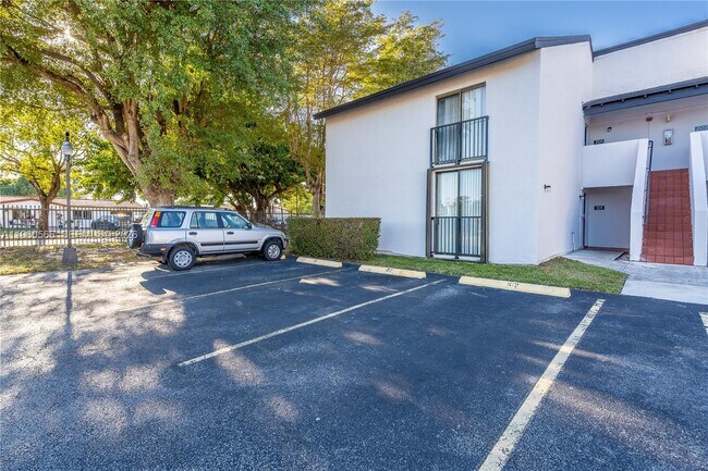 Building Photo - 6795 SW 132nd Ave