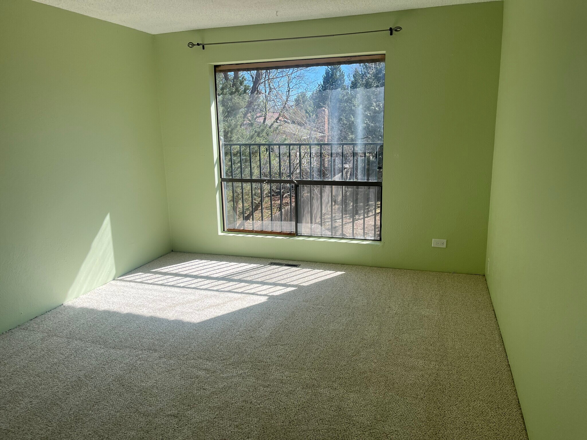 primary bedroom - 6424 E Bates Ave