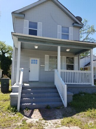 Building Photo - Spacious 4 BR 3 Bath single family home ne...