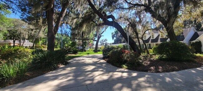 Building Photo - Charming Lake Santa Fe Canal Basin Home – ...