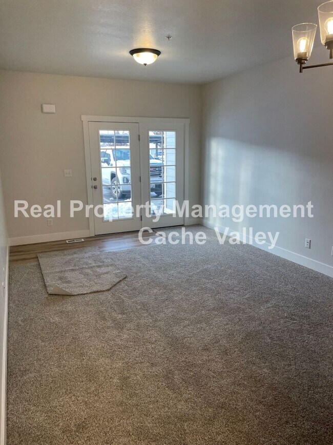 Building Photo - 1532 N 160 W