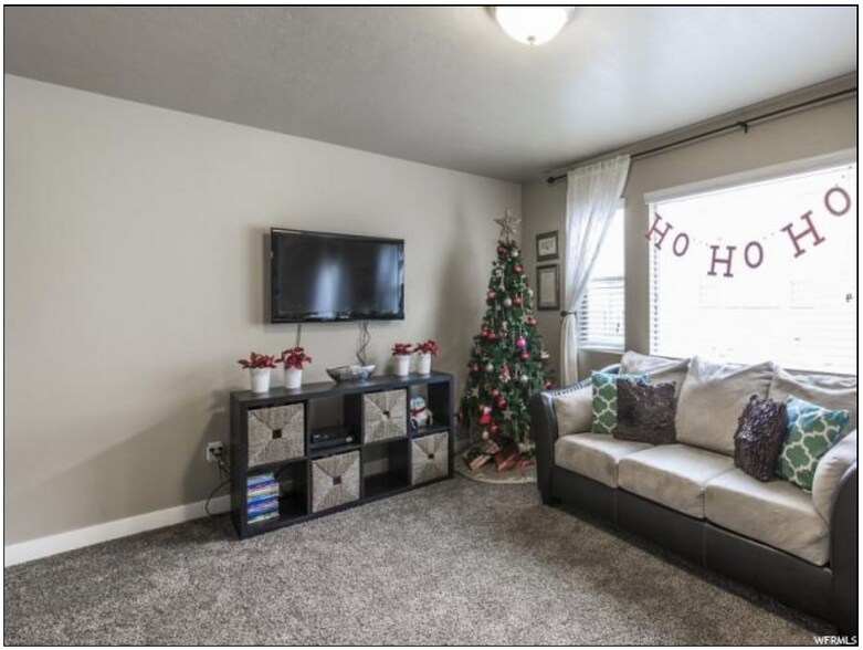 Building Photo - 2668 Cottonwood Dr