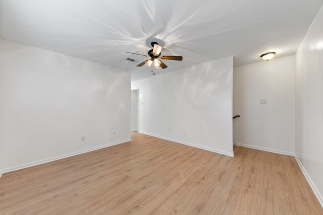 Building Photo - 701 Rosedale St