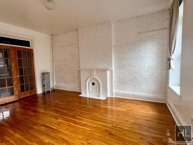 Building Photo - 4BR 1BA Turn Of The Century Floor Through Fulton St. Shophouse Brownstone w/ Bonus Room