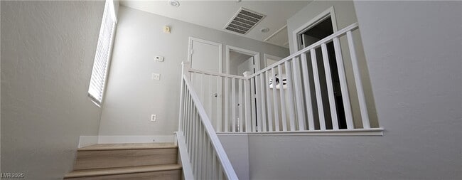 Building Photo - 395 Kensington Palace Ave