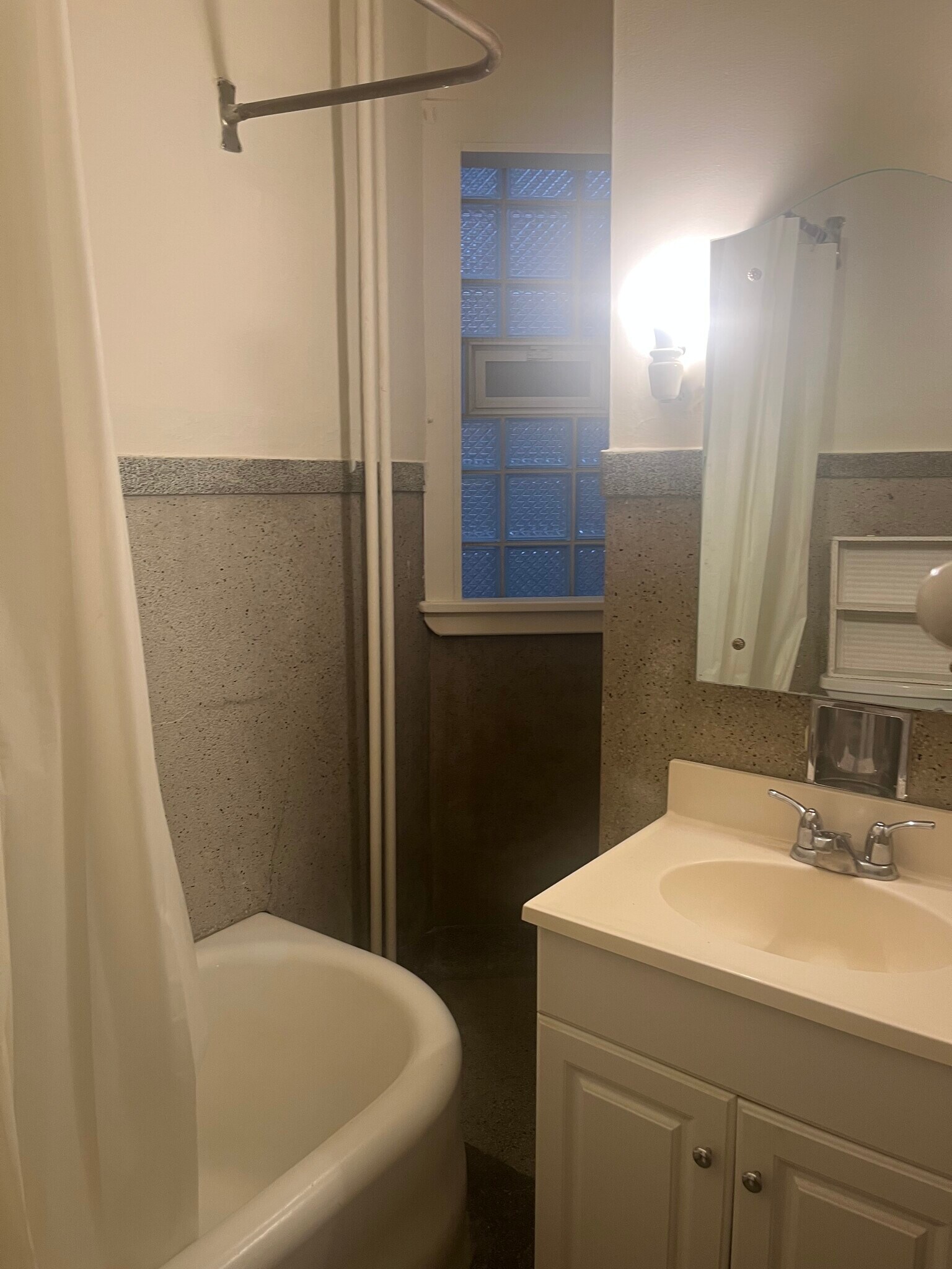 Building Photo - 2345 W 24th Pl